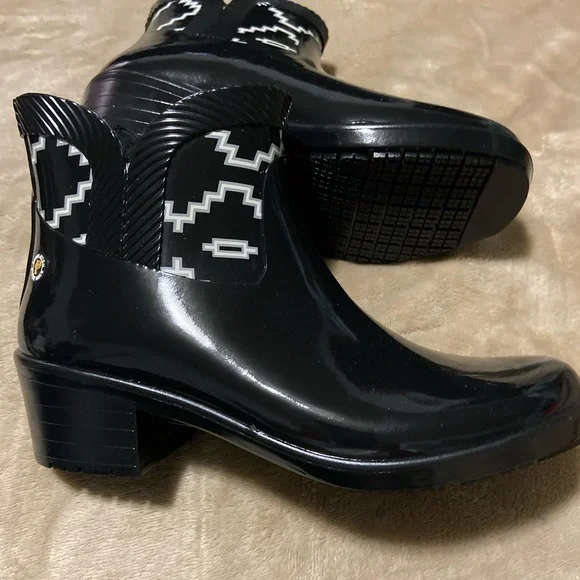 Pendleton rain boots.  Pre owned. As is - Picture 4 of 6